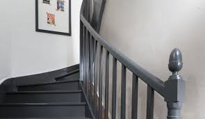 « les escaliers sont des ouvrages de menuiserie complexes et fabriqués pour durer. Repeindre Un Escalier Pour Le Relooker Conseils Et Etapes A Suivre Cote Maison