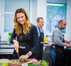 A fitbalance rendezvényen pedig személyesen is találkozhatsz a. Igy Csinalta Toman Szabina Bombaforma Szules Utan Is Feol