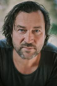 Helen dorn (anna loos), deren vater noch immer im koma liegt, übernimmt den fall. Helen Dorn Kleine Freiheit Tv Film Reihe 2019 2020 Crew United