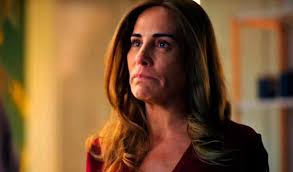 Terra e Paixão: Petra descobre podres de Irene e detona bomba