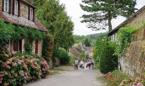 Saint Ceneri Le Gerei Un Des Plus Beaux Villages De France Voyager En Photos Blog Voyage En 2020 Beaux Villages Village Francais Voyage En France