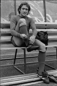 È scomparso oggi all'età di 71 anni mauro bellugi, rossoblù per. C7eetohasr4s M