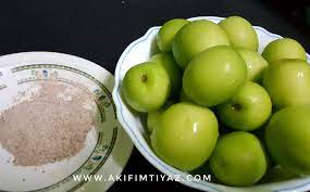 Karakteristik dari pohonnya adalah banyaknya cabang serta kayunya memiliki duri. Banyaknya Khasiat Buah Bidara