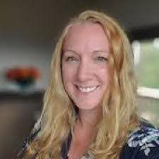 Denise Casanova's Instagram, Twitter & Facebook