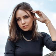 Anna Clara Bastos (annabastoss)