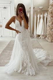 The 20 Wedding Dress Trends For 2020 Wedding Guest Dresses For Summer 2019 Stores That In 2020 Short Lace Wedding Dress Sell Bridesmaid Dress Dream Wedding Dress Lace