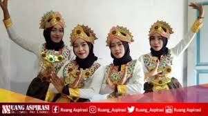 Kostum tari manuk dadali sederhana; Tari Manuk Dadali Dari Mana