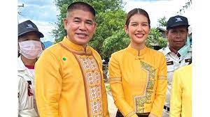 รู้ไหมคะคุณเดฟ ฉันไม่อยากให้ถึงตอนกลางคืนเลยทำไม.กลัวผมปล้ำหรือไง ชายหนุ่มเย้าแหย่ยิ้มๆเปล่าค่ะ คนตัวเล็กส่ายหน้าอยู่กับหมอนนุ่ม ฉัน. à¸• à¸‡ à¹€à¸¡ à¸¢ à¸˜à¸£à¸£à¸¡à¸™ à¸ª à¸™ à¸­à¸‡à¸ˆ à¸šà¸ˆ à¸šà¸™ à¸‡à¸‚à¸£à¸ à¸à¸²à¸£à¹€à¸¡ à¸­à¸‡ à¸š à¸à¸• à¹‚à¸• à¸ª à¸‡25à¸ªà¸ª à¸žà¸›à¸Šà¸£ à¸ªà¸§ à¸¢ à¸™à¸¨à¸²à¸¥