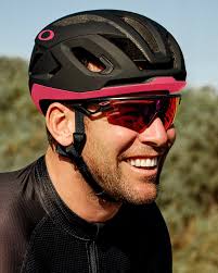 📸 @OAKLEY campaign !!!!!! an honor to shoot the greatest sprinter of all  time, 35x Tour de France winner @markcavendish the coolest 🥲 an  inspiration and legend 🫶🏼 many thanks to all