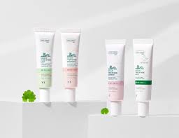 4月新発売】 CICAコスメを代表する「VT」から、うるおいで透明感のある肌へ導くスキンケア発想のUV下地「CICA  UVトーンアップベース」、春夏にぴったりの「ノーセバムパウダーシリーズ」が新登場 | VT COSMETICSのプレスリリース