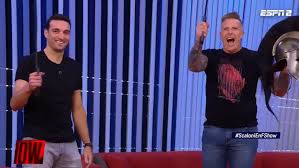 Diagnosticaron «brote psicótico con delirio místico» a redactor de el cascote news que intentó escribir sobre algo distinto del coronavirus 25/03/2020 @dobleveo un integrante del staff de el cascote news fue internado en un nosocomio de montevideo, tras diagnosticársele «brote psicótico con delirio místico». Fantino Grito Sparta Con Dos Espadas Y Pobre Scaloni Fue Tendencia Rosario3