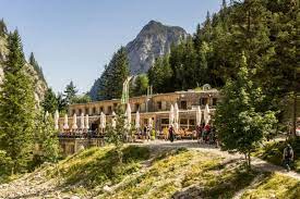 Die hütte selbst verfügt über 140 schlafplätze (inkl. Wanderung Durch Die Hollentalklamm Auf Den Berg De
