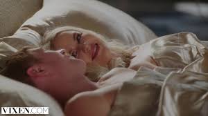 Hot beautiful sexy girl gives handjob - Porn Video at XXX Dessert Tube