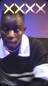 The combination of Afrobeats and Dancehall is what I do effortlessly that's  why I wish to meet @kelvynboymusic_ to have a listen to my songs-  @deski_bwoy_ !!! Full link to interview in