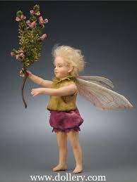 Felt Art Heather Flower Fairy Made Of Sculpural Molded Felt Body By R John Wright Collectible Dolls Fairy Dolls Flower Fairies Flower Fairy