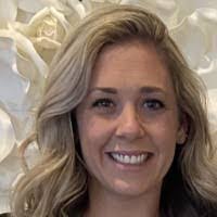 Danielle Knapp's Instagram, Twitter & Facebook