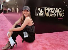 With anahí, j balvin, leslie grace, eli jas. Cuando Y En Que Canales Ver Los Premios Lo Nuestro 2021 Television Entretenimiento El Universo