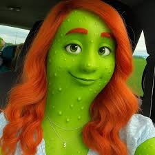 This pickle piece stick to the dirty dish in the sink.