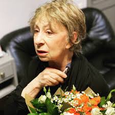 Дорогие друзья! Мы запускаем акцию «Письма для Лии». Все, что произошло в  последние два дня с легендой русского театра и кино Лией Ахеджаковой, мы  считаем недопустимым, гадким и подлым. Мы предлагаем вам