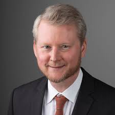 Scott Fish's Instagram, Twitter & Facebook