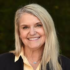 Stacey Darling's Instagram, Twitter & Facebook