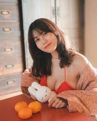 日本寫真女星被批「靠露騙流量」霸氣還擊原來建築系畢業曾著男裝返學| 正妹| 東方新地