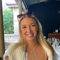 Leila Barrett's Instagram, Twitter & Facebook