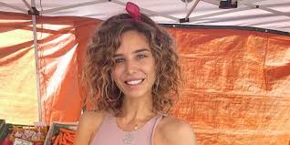 Anja zeidler's current age 27 years old (as of 2020). Luzerner Rundschau Eat The Rainbow Anja Zeidler Auf Einkaufstour Am Luzerner Wochenmarkt