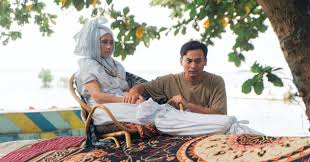 Moviezy | First look Prilly Latuconsina jadi pocong dalam film komedi satir  'Holy Crowd' karya M. Reza Fahriansyah dan Ananth Subramaniam. Film ini...  | Instagram