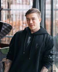 Hardstyle @headhunterz #headhunterz #zouk #zouksingapore #singapore #dj #edm (at zouk singapore). Headhunterz Facebook