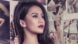 Ia mengadu dan mengungkap sikap suaminya tersebut. Vicky Zainal Photoshoot Behind Scene With Lebel 8 Studio Youtube