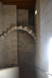 16 Avignon Palais Des Papes Escalier Vers Jardin Clement Vi Legumes Violette Et Rosiers Tous Ces Vegetau Palais Des Papes Avignon Le Manoir