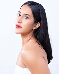 Carmen Merida's Instagram, Twitter & Facebook