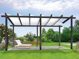 Sonnenschutz Pergola Mit Sonnensegel Unterspannung Sonnensegel Terassenideen Gartengestaltung