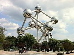 The atomium is magnified 165 billion times the normal size of an iron crystal. Atomium In Bruxelles Brussel Belgien Sygic Travel