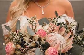 Wedding flower bouquets wedding flower arrangements bentall centre shop. Vancouver Island Wedding Floral Design Decor Rentals Petal And Kettle