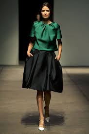 Quelques Grands Mechants Looks Spring Summer 2017 De La Tres Chic Maison De Couture Belge Natan Des Belles Matieres Colore Trendy Dresses Couture Nice Dresses