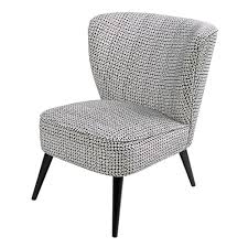 Ovvero poltrone con meccanismo relax che permette di reclinare schienale e piedi ottenendo praticamente un letto singolo comodo e pratico per un pisolino pomeridiano in salotto davanti alla tv. Poltrona In Velluto Con Motivi Neri E Bianchi Palm Maisons Du Monde
