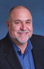 Bacon Seniors Reflect, Inspire at Graduation