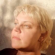 Sarah Sweeney's Instagram, Twitter & Facebook