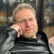 מה נורת האזהרה הכתומה הזאת מציינת?