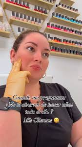 Quien se aburre así 😬🤫🤭🫣😳🤔, ., ., ., ., ., ., #humor #kendall #salon  #loquepasaenlasuñasquedaenlasuñas #risas #clientas #clientafeliz #clienta  #humorlatino #uñashumor #instagram #nail #kendall #reels ...