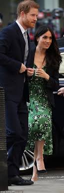 Prince Harry And Meghan Markle Arrive For Invictus Games Reception Daily Mail Online Prince Harry And Megan Meghan Markle Style Royal Fashion
