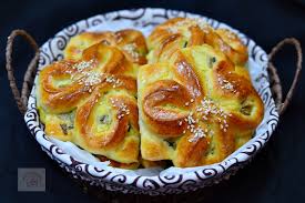 Cea mai buna compozitie de pasca si placinta cu branza amestec de branza sarata si dulce. Aprilie 2012 Caietul Cu Retete