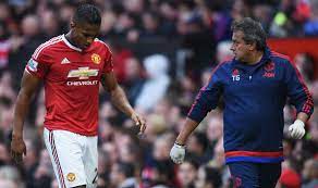 Urgente se requiere pintas de sangre a+ para la señora patricia andrade jimenez de garcia, internada en el omnihospital. Man Utd S Antonio Valencia Dropped From Ecuador Squad After Injury Football Sport Express Co Uk
