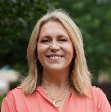 Lora Ingram's Instagram, Twitter & Facebook