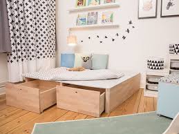 Tutoriel Diy Construire Une Estrade Pour La Chambre D Enfant Via Dawanda Com Chambre Enfant Meuble Rangement Chambre Et Deco Chambre Enfant