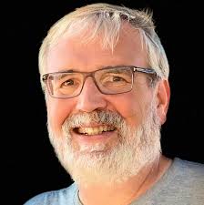 What is the best cleansing agent for cleaning solar panels?