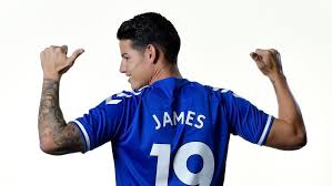 У этого человека испанская фамилия; Official James Rodriguez Signs For Everton Insider Broadcast
