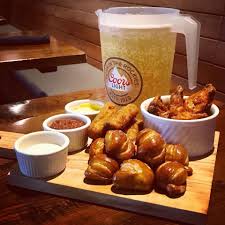 The menu consists of seafood classics, such as crudos, seasonal preparations of scallops and cod, and seafood towers. Bulldog Tavern Startseite Washington D C Speisekarte Preise Restaurant Bewertungen Facebook